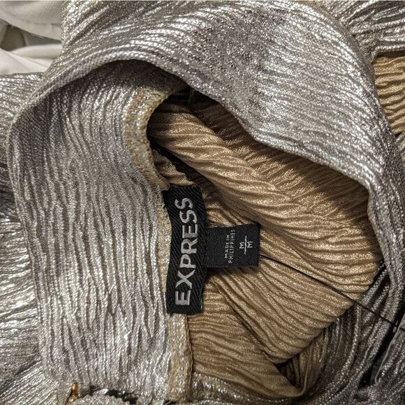 Express NWT Champagne Sleeveless top M - Picture 5 of 5